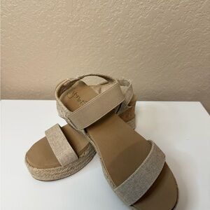 New Women’s Beige Platform Sandals